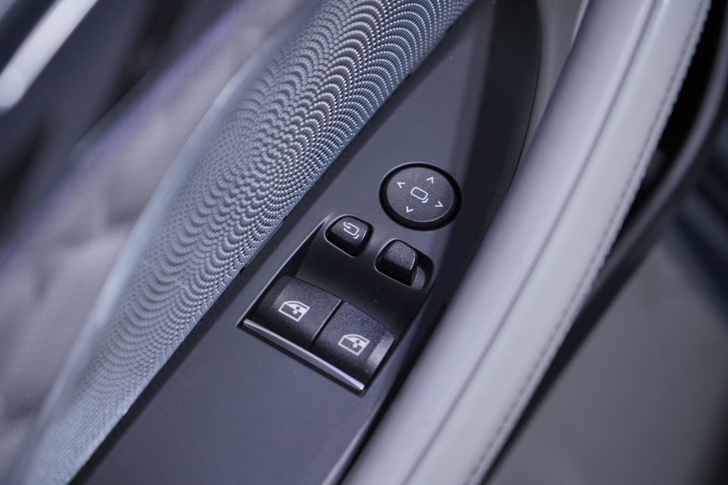 Thumbnail: 2020 BMW M8 - 16