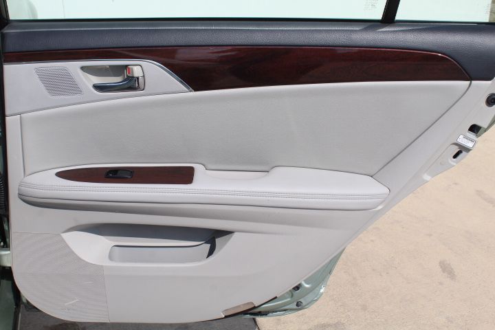 Used Car 2009 Toyota Avalon  For Sale In Georgetown, Texas