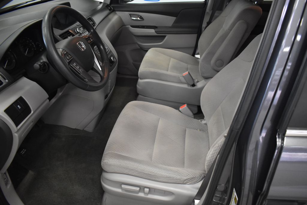 2014 Honda Odyssey LX 25