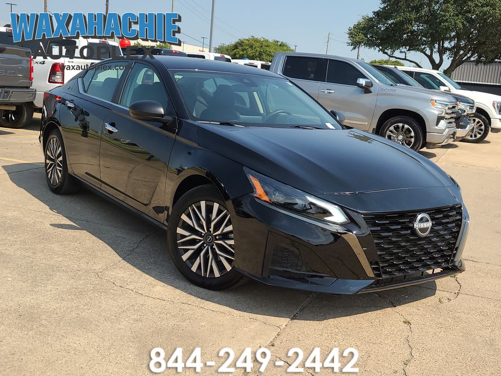Super Black Clearcoat 2025 Nissan Altima Sedan Front-Wheel Drive Continuously Variable Transmission
