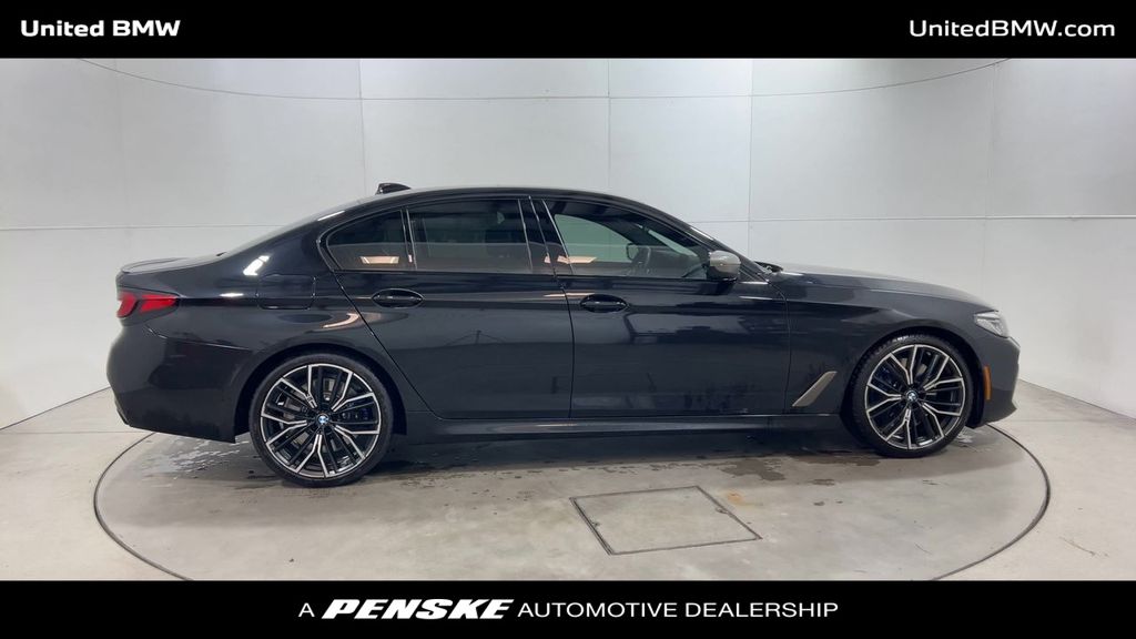 2022 BMW 5 Series M550i xDrive 9