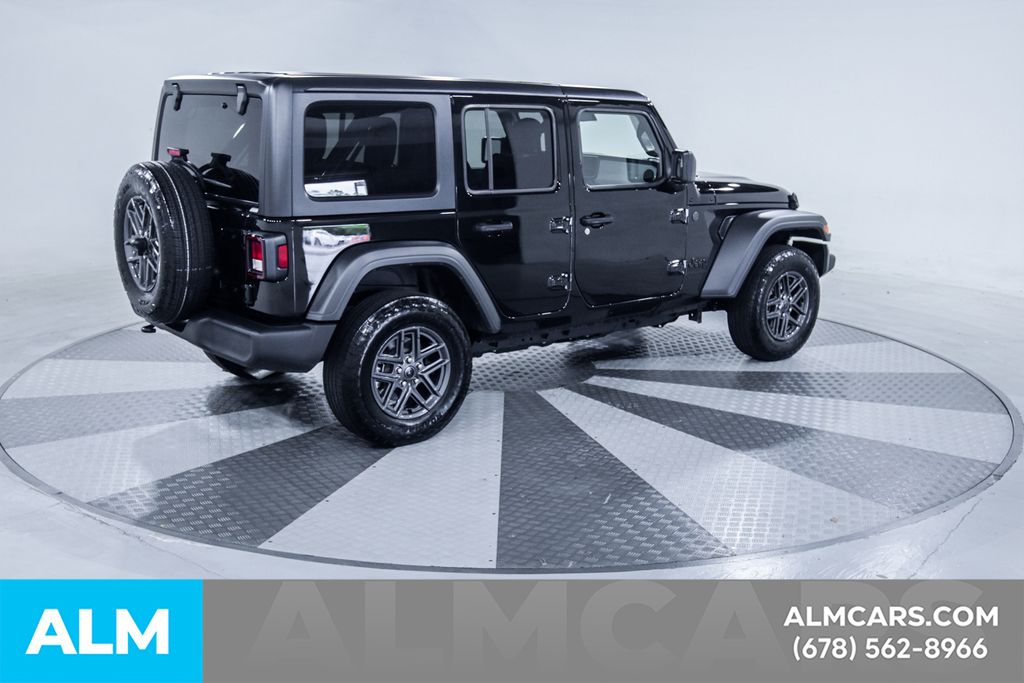 Used 2025 Black Jeep Sport S image 9