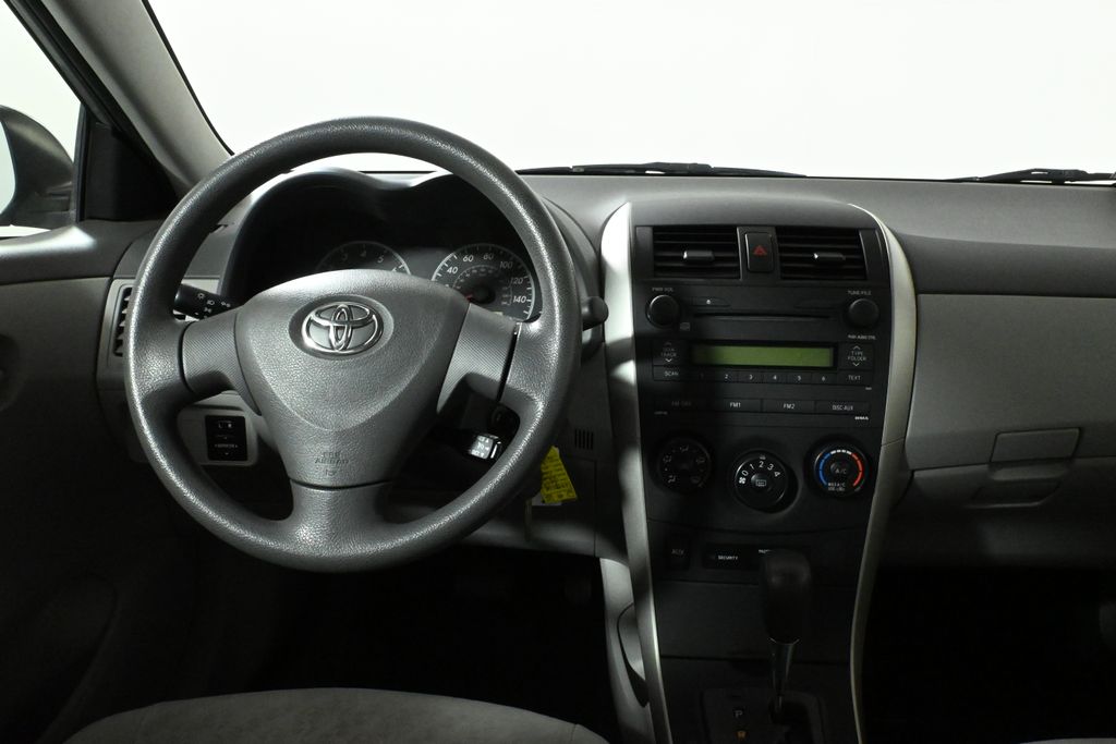 2009 Toyota Corolla LE 4