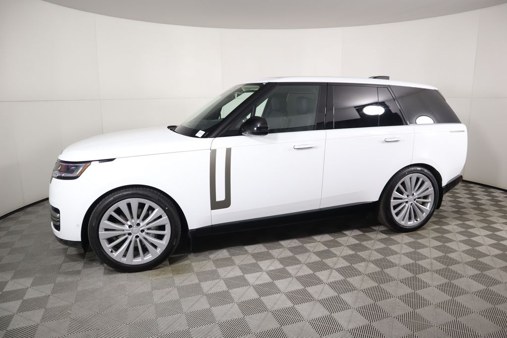 2025 Land Rover Range Rover SE 8