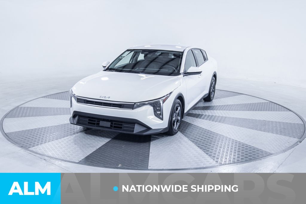 Used 2025 White Kia LXS image 2