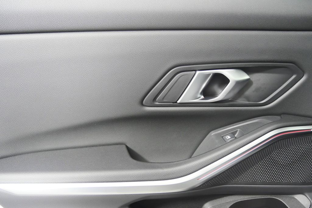 Thumbnail: 2026 BMW 3 Series - 14