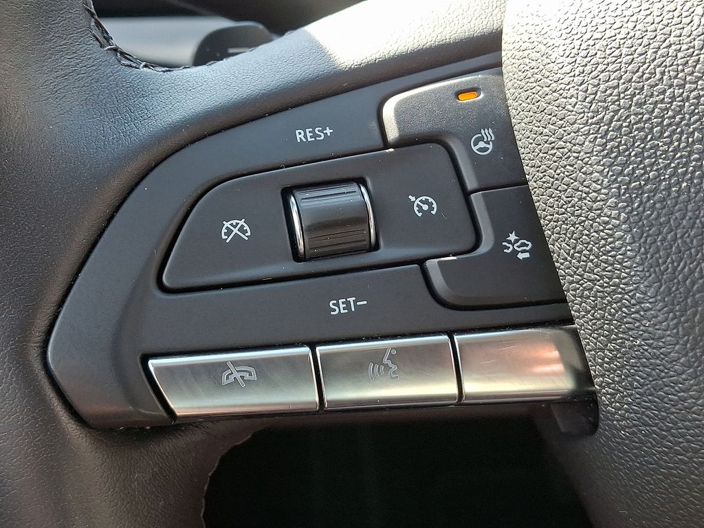 Thumbnail: 2023 Cadillac XT4 - 22