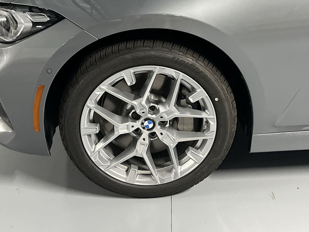 Thumbnail: 2025 BMW 3 Series - 10