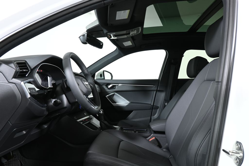 Thumbnail: 2025 Audi Q3 - 3