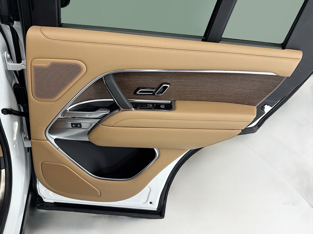 Thumbnail: 2025 Land Rover Range Rover - 26