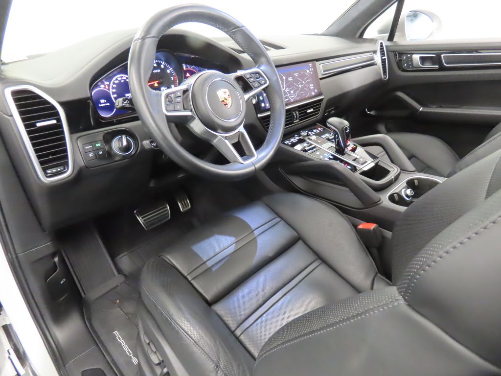 Thumbnail: 2022 Porsche Cayenne - 4