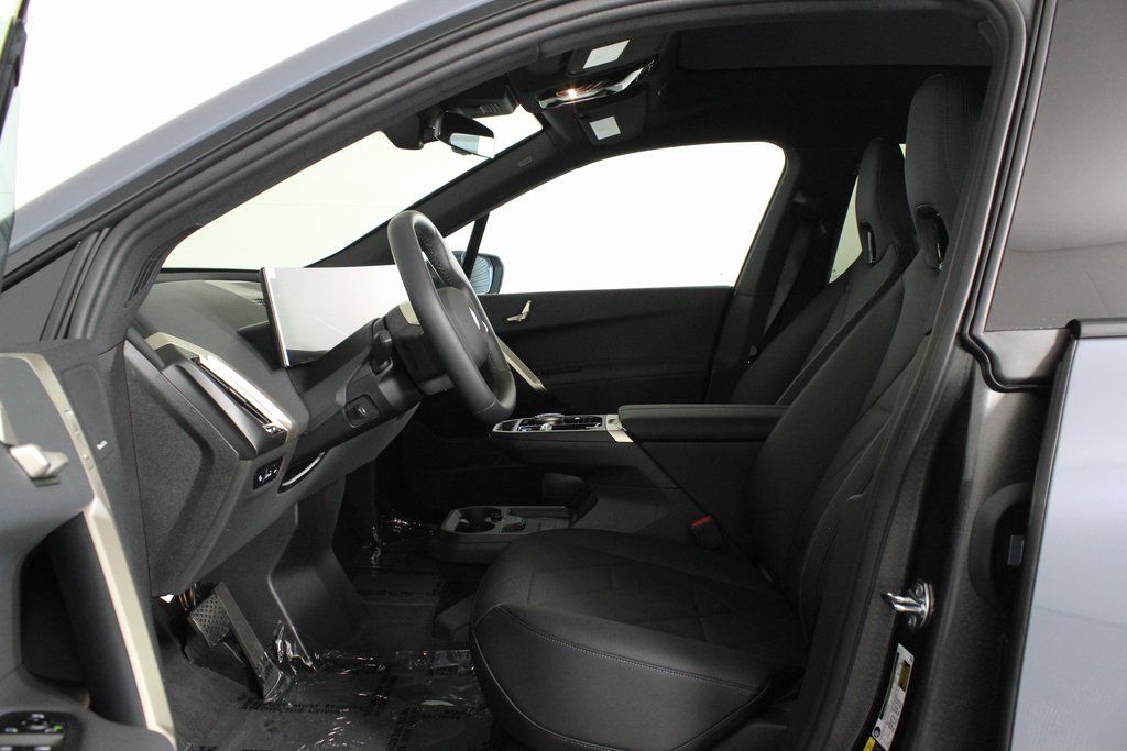 Thumbnail: 2026 BMW iX - 5