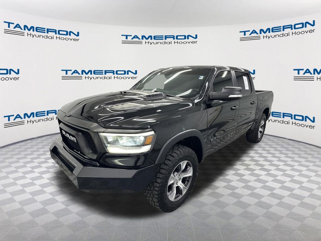 Diamond Black Crystal Pearlcoat 2019 RAM 1500 Pickup Truck Four-Wheel Drive 8-Speed Automatic