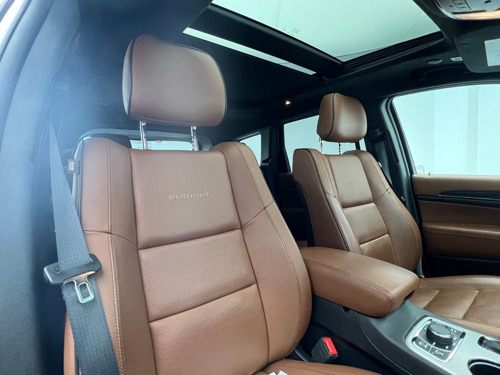 2021 Jeep Grand Cherokee Summit 8