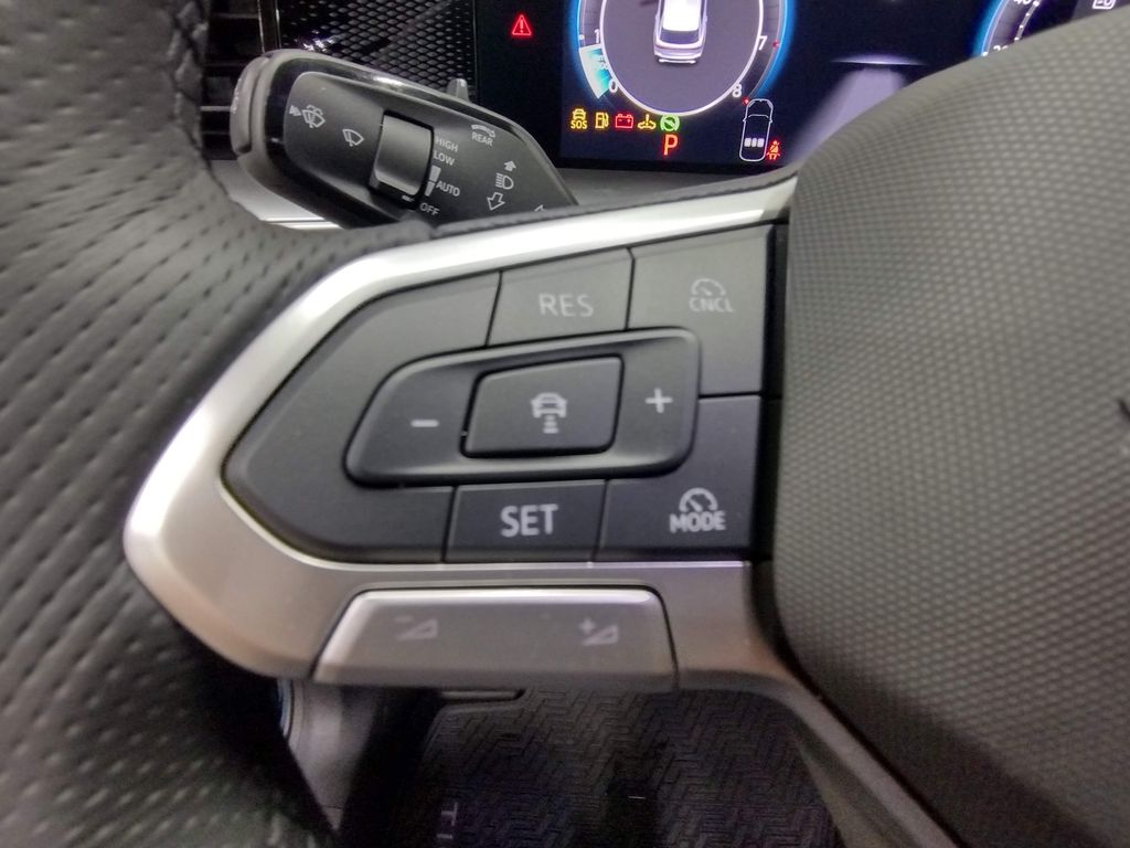 2025 Volkswagen Tiguan 2.0T SE R-Line Black