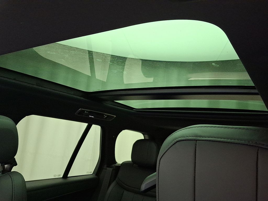 Thumbnail: 2025 Land Rover Range Rover - 9