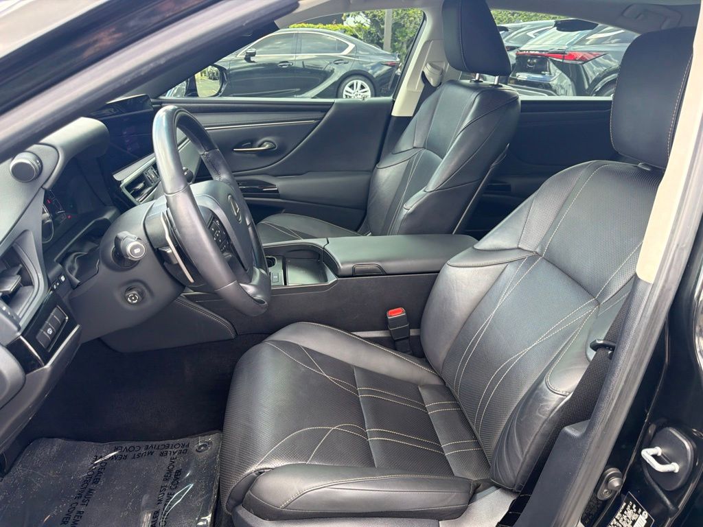 Thumbnail: 2024 Lexus ES - 11