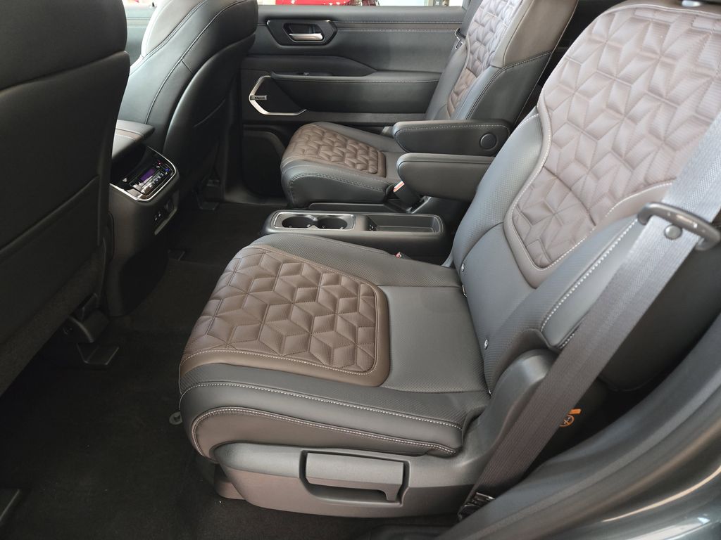 2026 Nissan Armada Platinum - 8