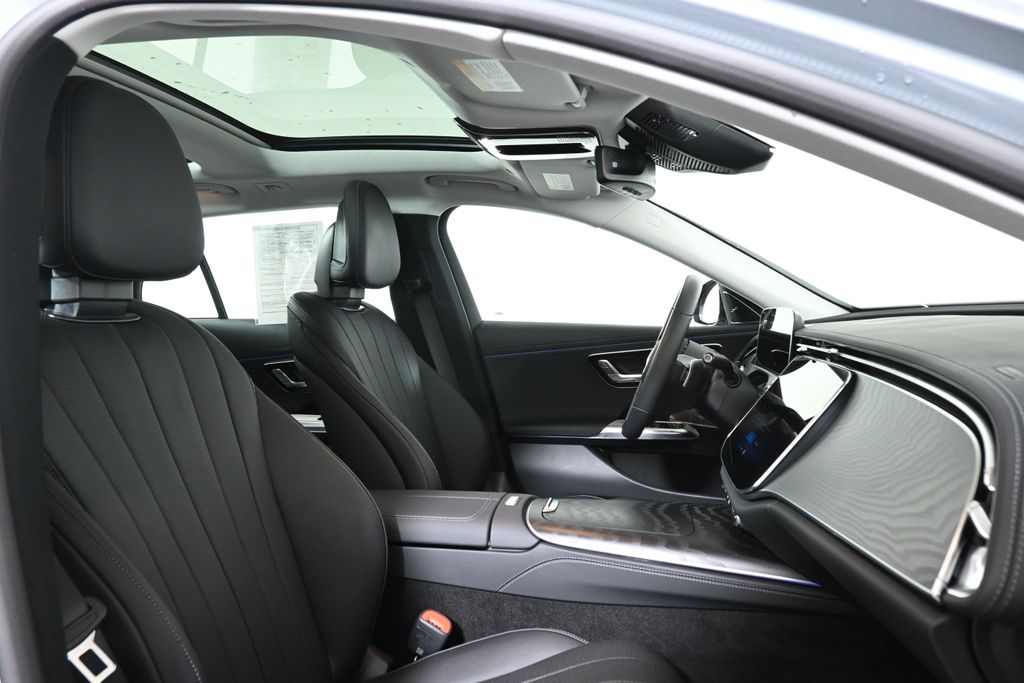 Thumbnail: 2025 Mercedes-Benz E-Class - 27