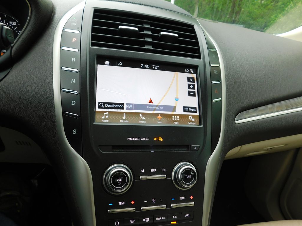 Thumbnail: 2018 Lincoln MKC - 10