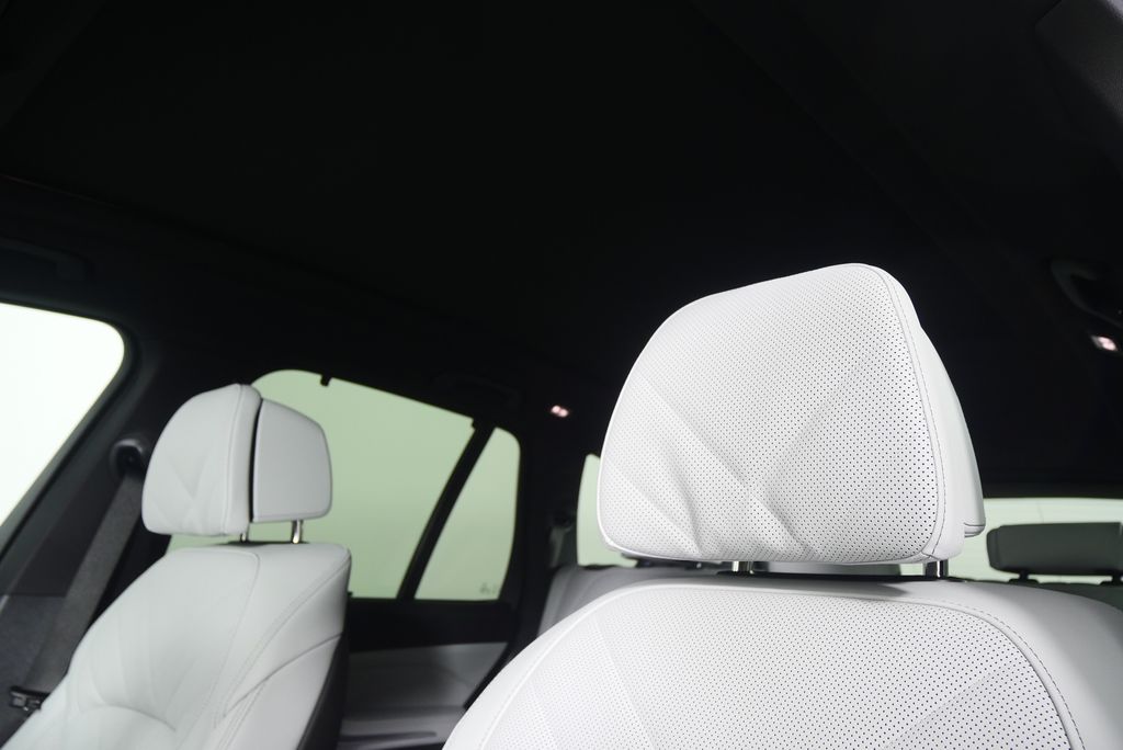 Thumbnail: 2026 BMW X5 - 11