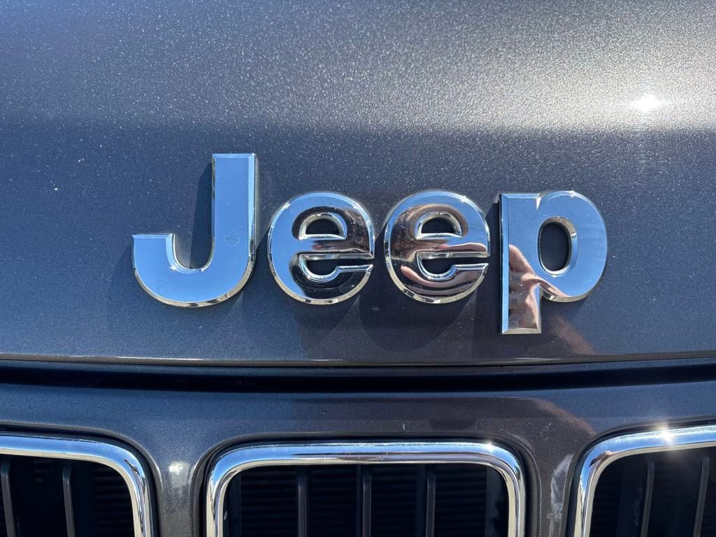 2014 Granite Crystal Metallic Clearcoat Jeep Grand Cherokee Limited 4X4 SUV