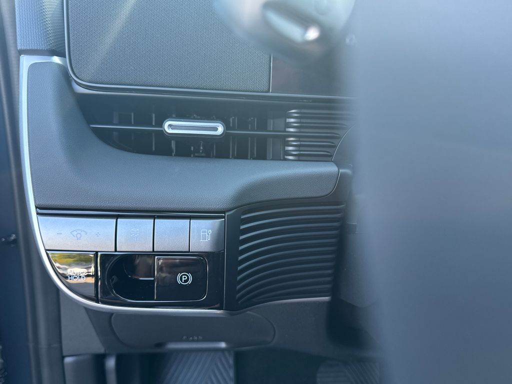 2025 Hyundai Ioniq 5 SE Standard Range photo 20