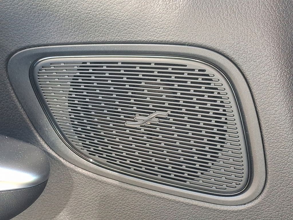 2025 Mercedes-Benz GLC 300 19