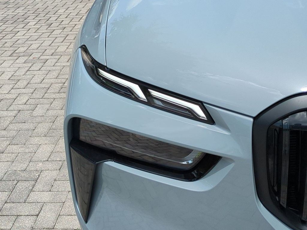 New 2027 Gray BMW M60i image 10