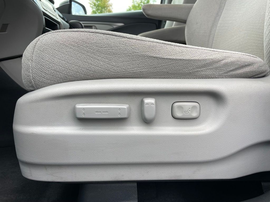 Thumbnail: 2018 Honda Pilot - 24