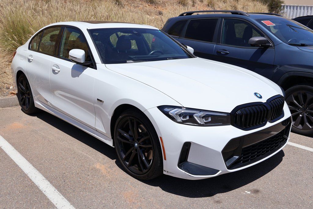 Thumbnail: 2023 BMW 3 Series - 4