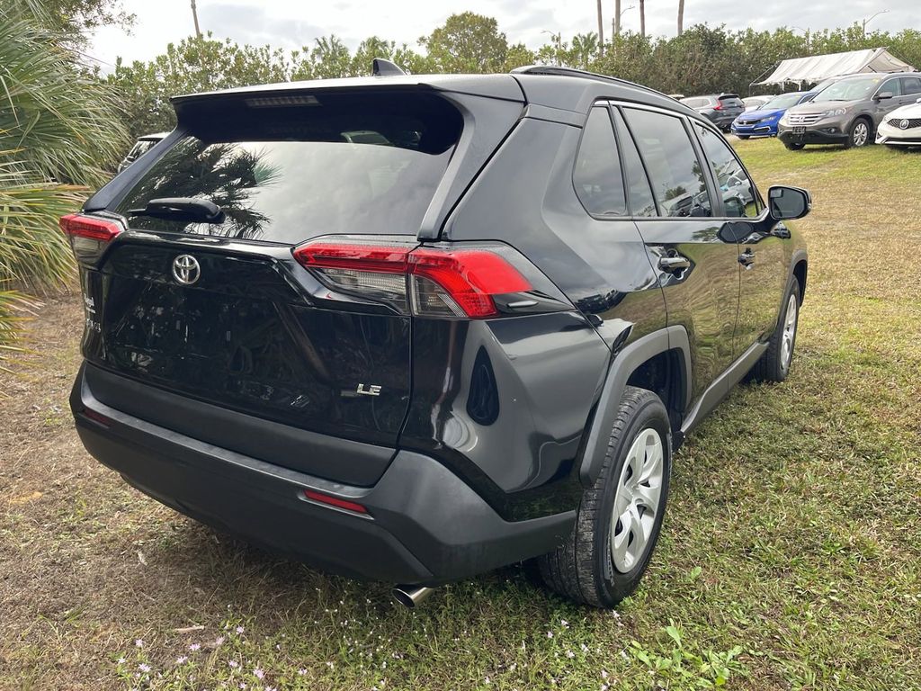 2020 Toyota RAV4 LE 3