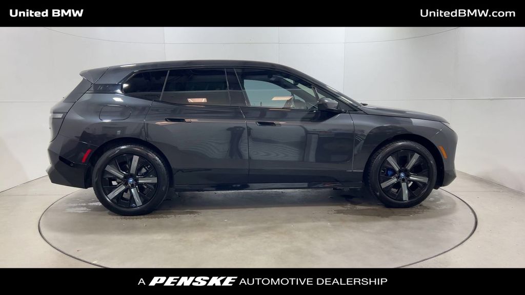 Thumbnail: 2023 BMW iX - 9