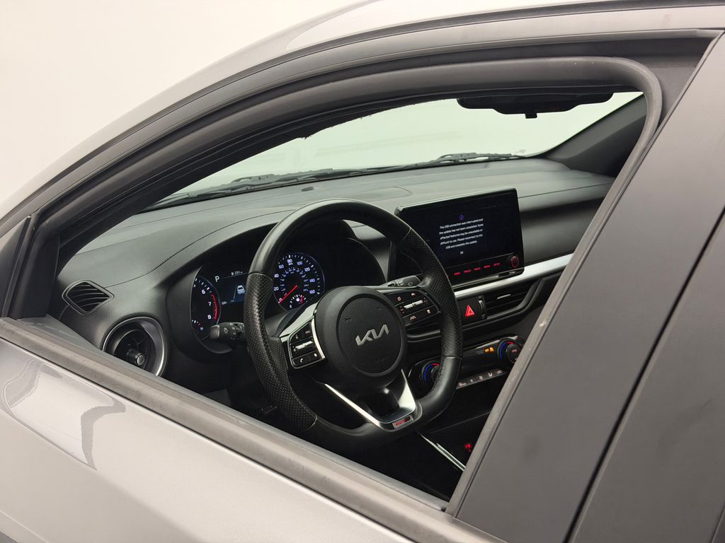 Thumbnail: 2023 Kia Forte - 31