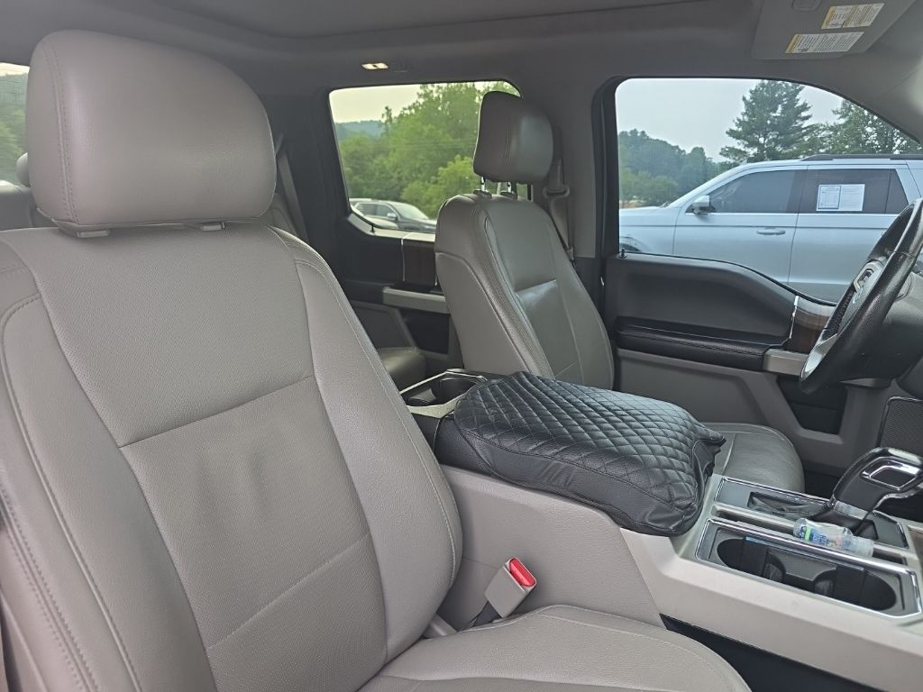 2015 Magnetic Metallic Ford F-150 Lariat RWD Truck