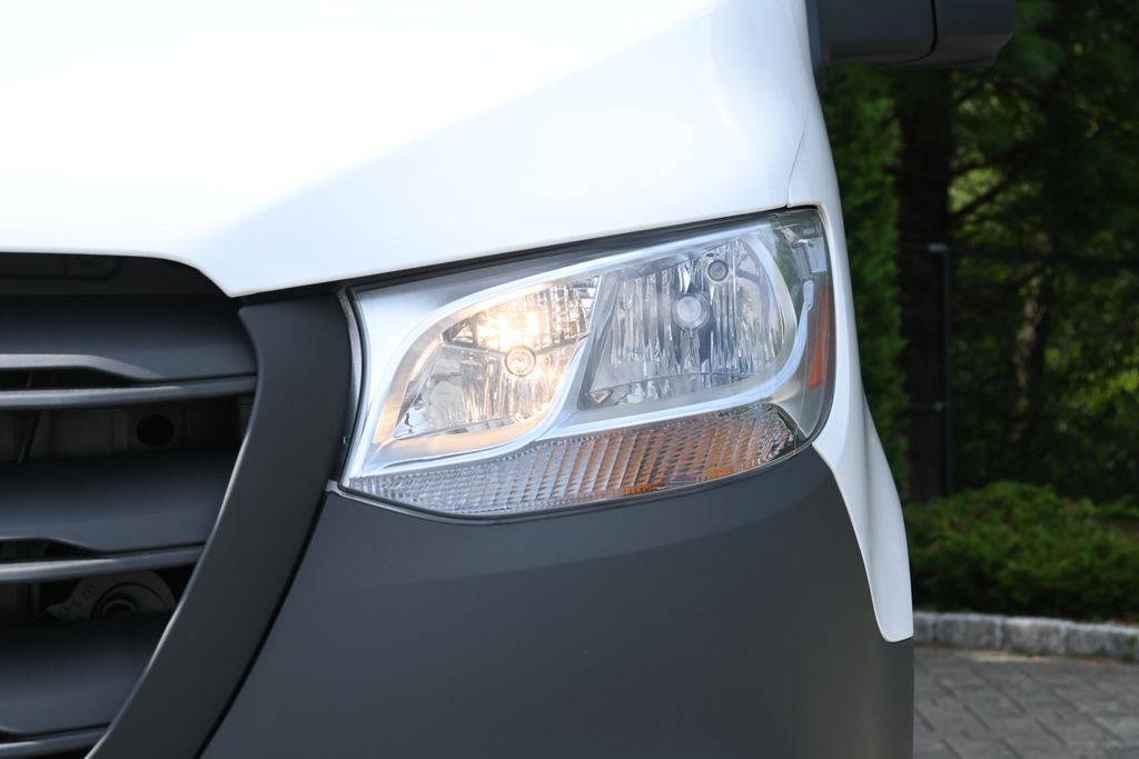 Thumbnail: 2025 Mercedes-Benz Sprinter - 10