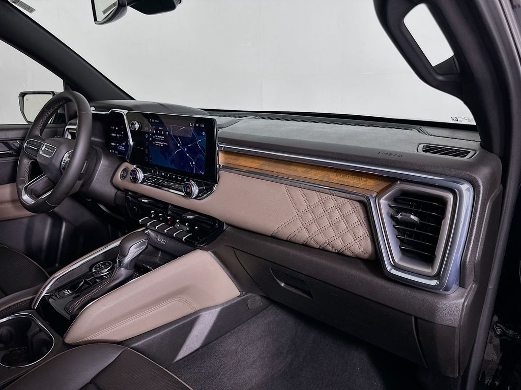 Thumbnail: 2025 GMC Canyon - 30