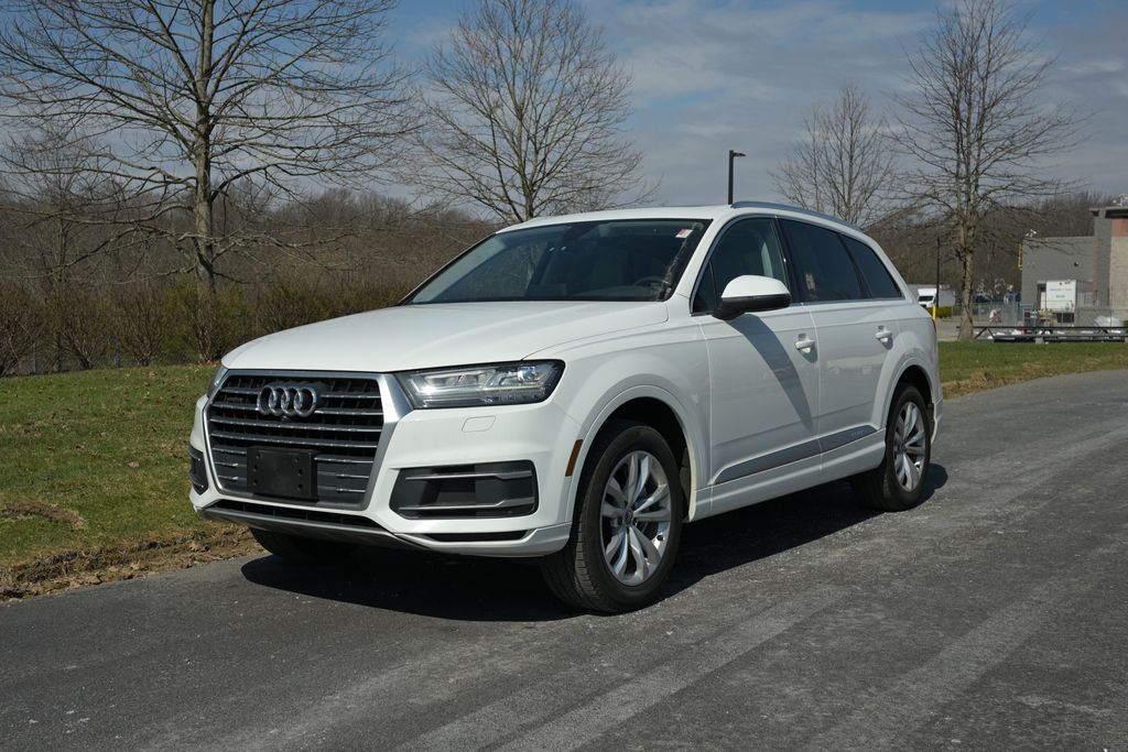 2019 Audi Q7 45 TFSI quattro Premium Plus