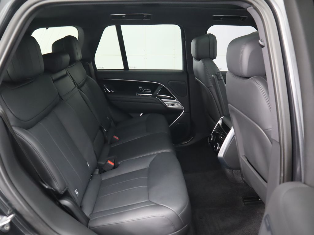 Thumbnail: 2023 Land Rover Range Rover - 23