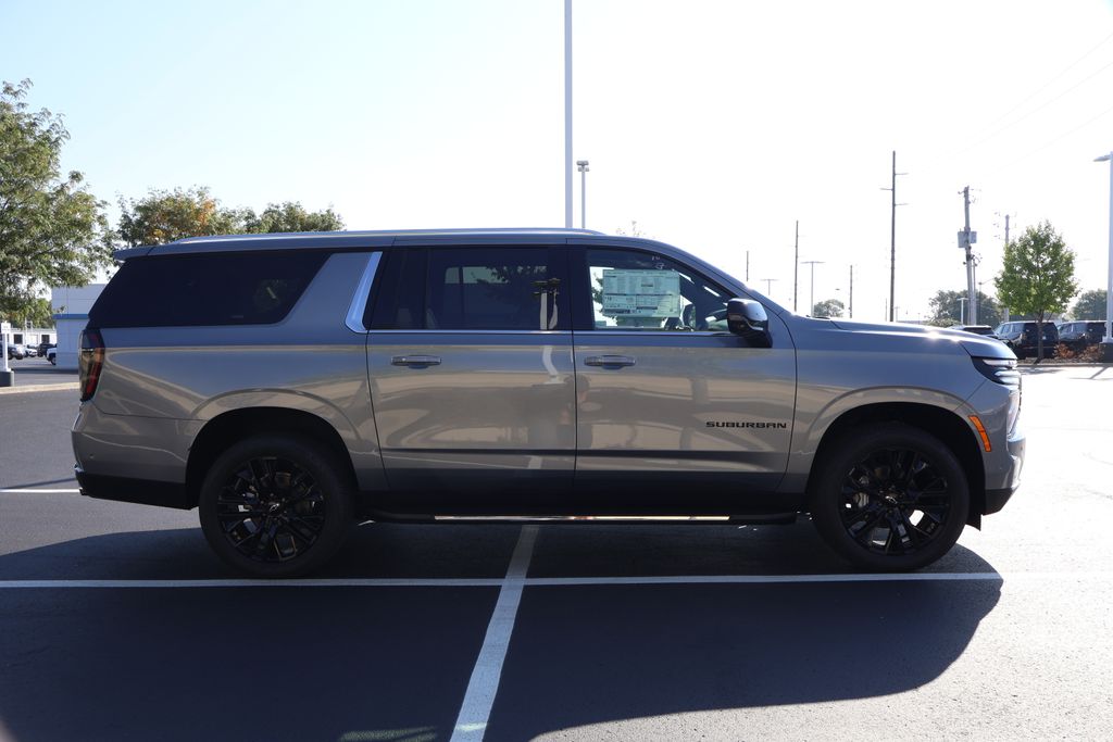 Thumbnail: 2025 Chevrolet Suburban - 9