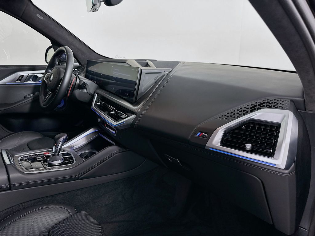 Thumbnail: 2023 BMW XM - 29