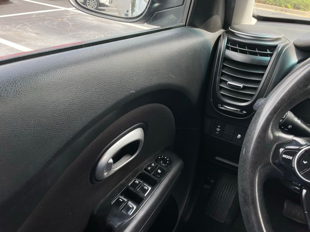 Thumbnail: 2017 Kia Soul - 20