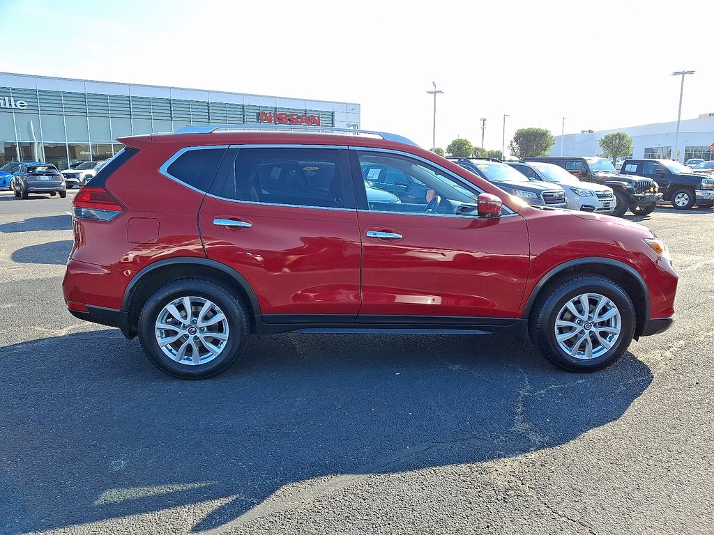 Thumbnail: 2017 Nissan Rogue - 7