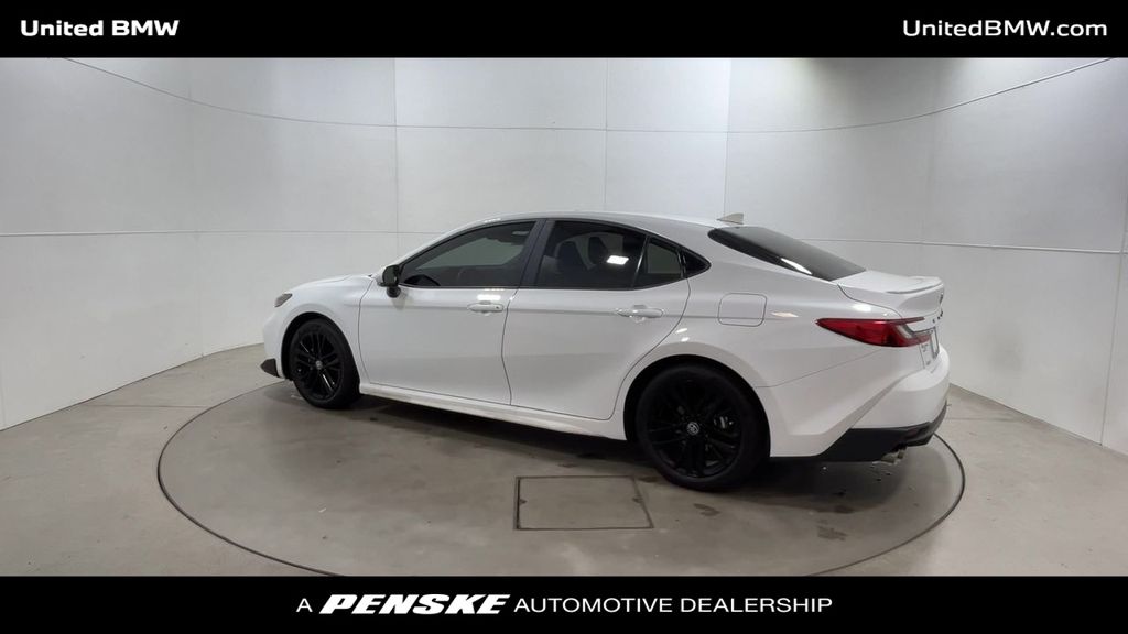 2025 Toyota Camry SE 6