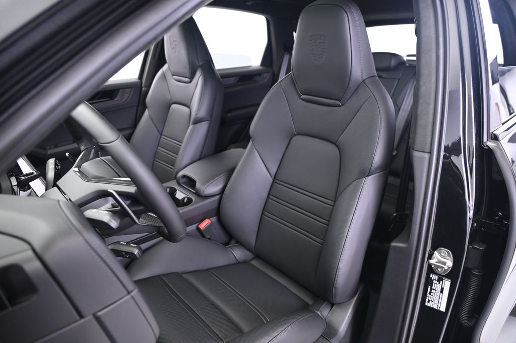 Thumbnail: 2025 Porsche Cayenne - 5
