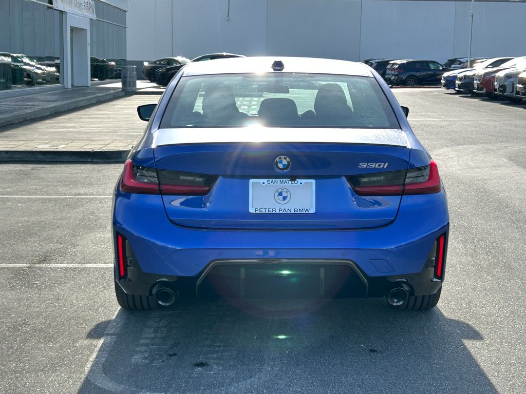 Thumbnail: 2026 BMW 3 Series - 4