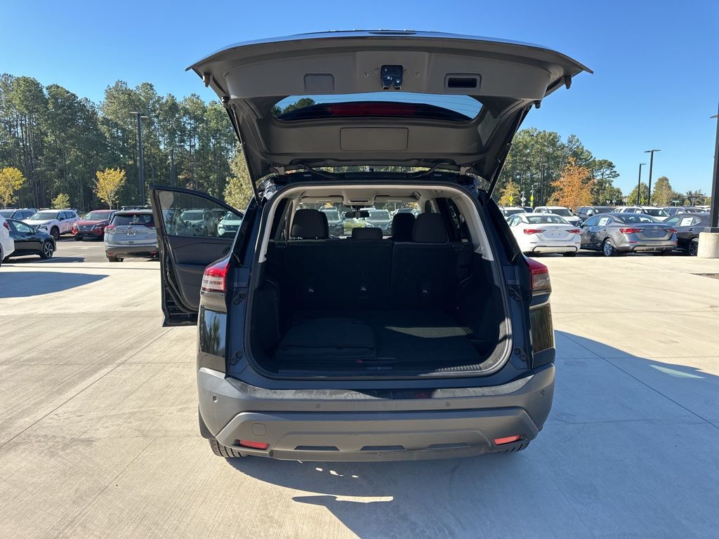 2021 Nissan Rogue S 22