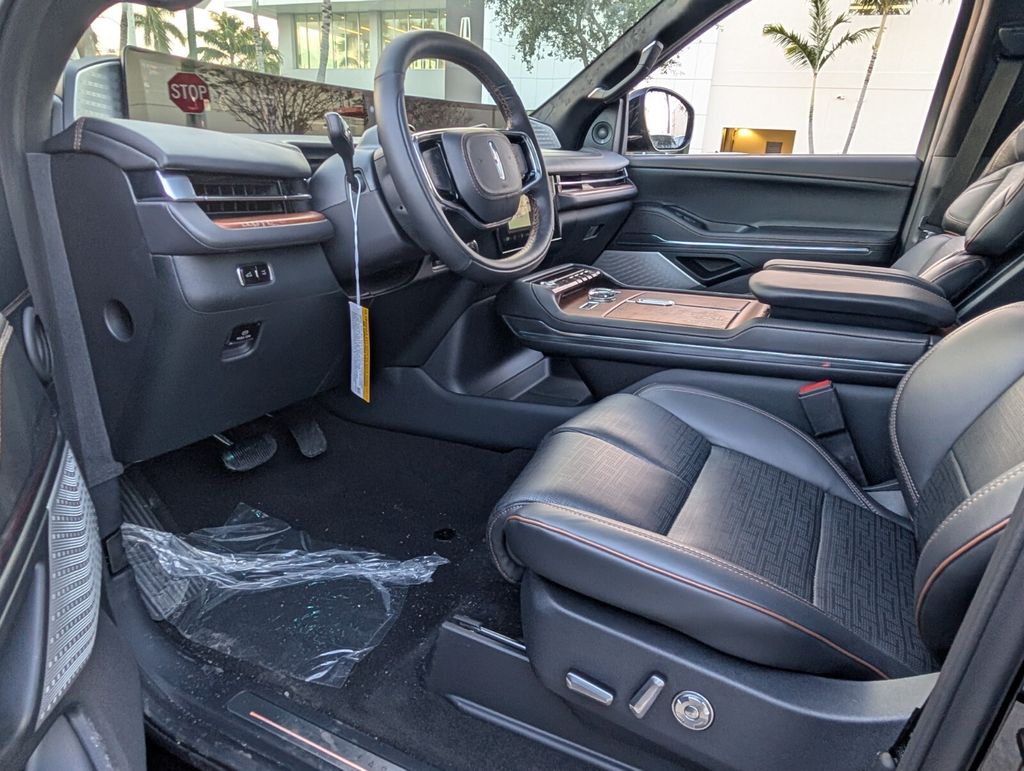 new 2026 Lincoln Navigator L car, priced at $125,420