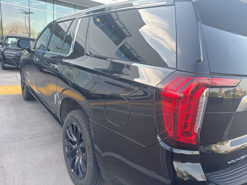 Thumbnail: 2022 GMC Yukon XL - 4