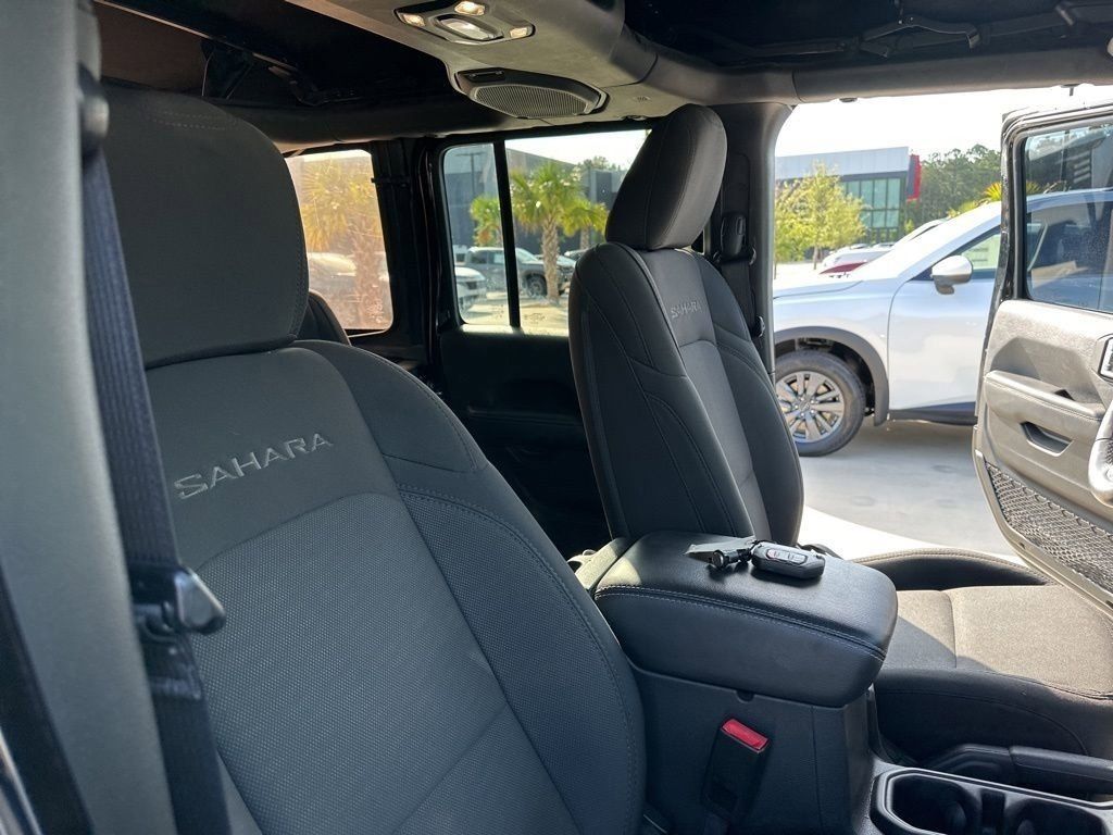 2020 Black Clearcoat Jeep Wrangler Unlimited Unlimited Sahara 4X4 SUV